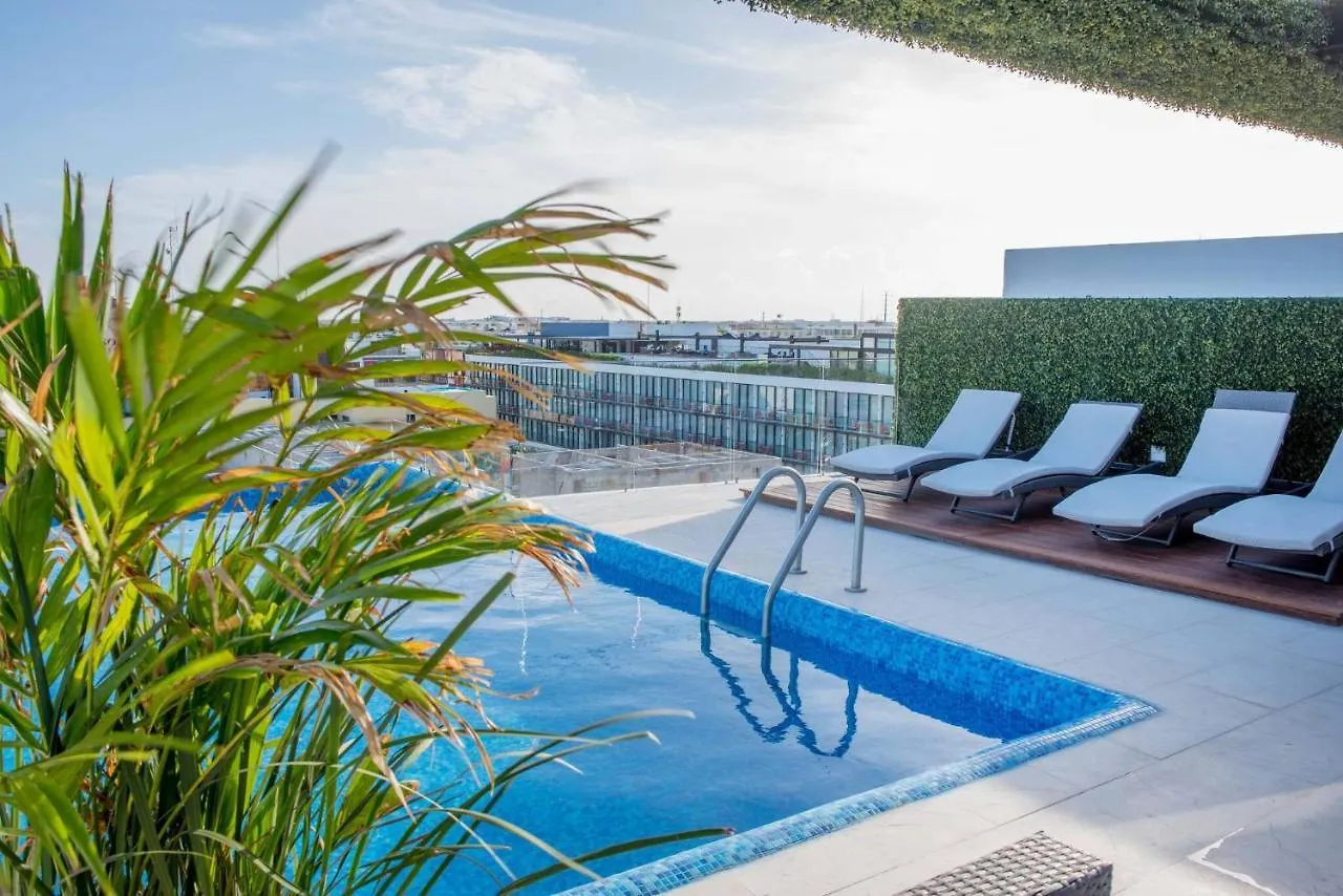 Close To Mamitas Beach, 2 Bedroom For Up To 5 Sleeps And Rooftop Pool! Playa del Carmen Mexico